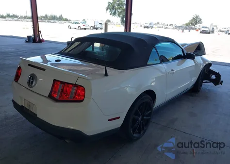 2011 Ford Mustang V6 Premium from USA, damaged, VIN 1ZVBP8EM4B5120370